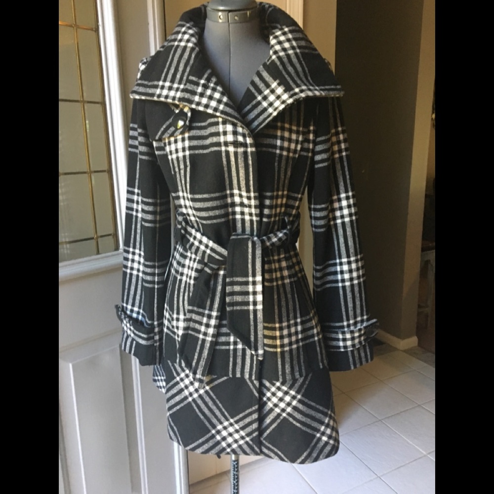 Size XS Express Black & White Plaid winter trench
